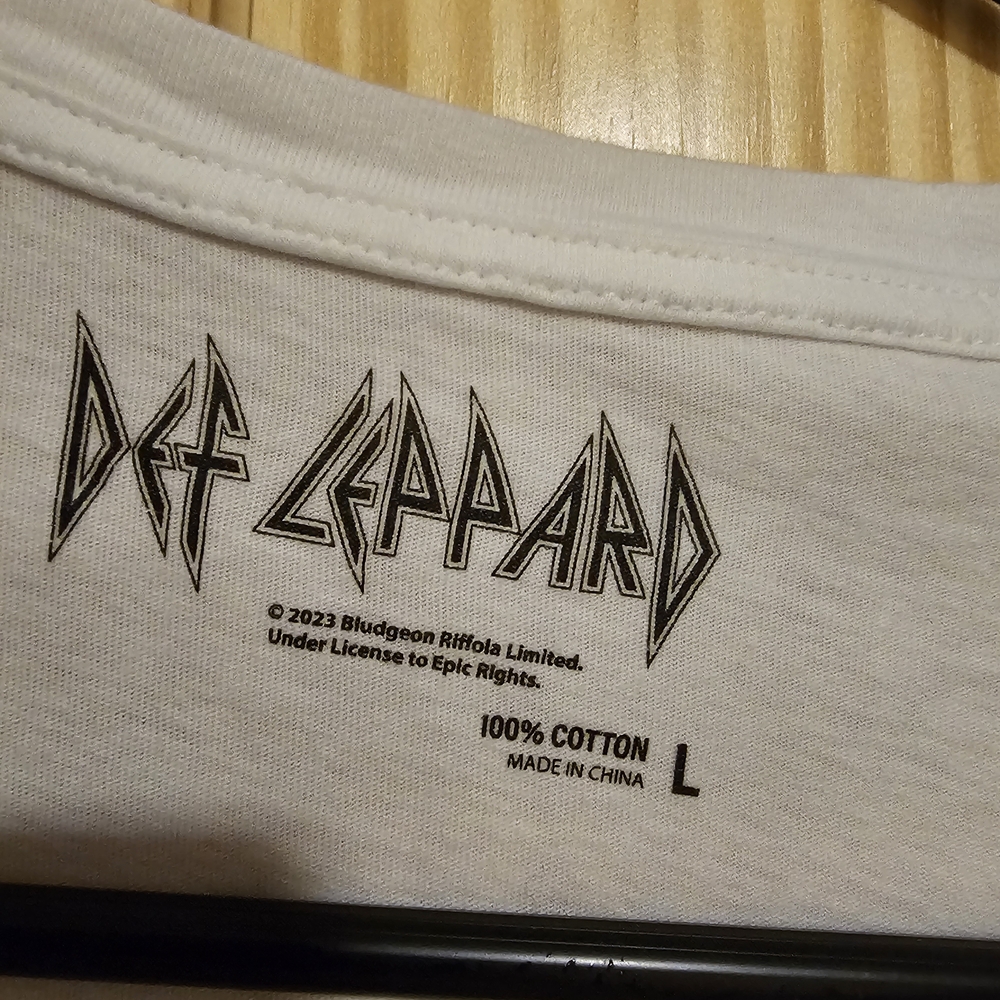 Def Leppard Rock Of Ages Large Graphic T-Shirt Womens White Band Tee - Picture 5 of 10